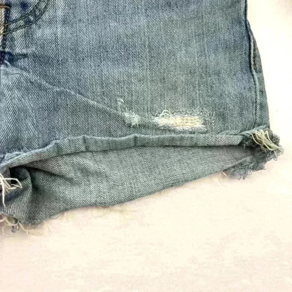 Levi’s Retro Highrise Butterfly Light Wash Distressed Wedgie Jean Shorts Size 26 - Picture 13 of 16